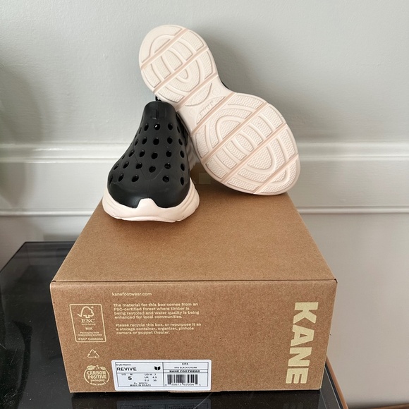 Kane Footwear - Black Cream - Mens 5 / Womens 7 - Picture 12 of 12